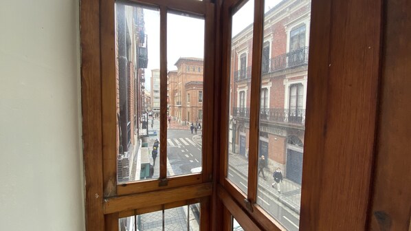 高级双人房 | 城市景观