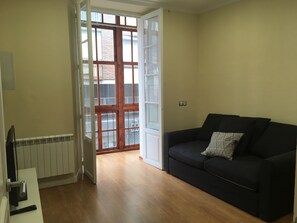 Superior Double Room | Soundproofing, iron/ironing board, free WiFi, bed sheets - INSIDEHOME Valladolid Centro (Valladolid)