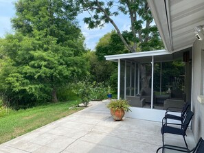 Terrace/patio - Beautiful Villa! On Wildlife Area, Natural Privacy! Close to Everything. Welcome (Oldsmar)
