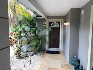 Exterior detail - Beautiful Villa! On Wildlife Area, Natural Privacy! Close to Everything. Welcome (Oldsmar)