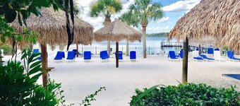 Disney Area, Relaxing,  Awesome, Tropical Bahama Bay Resort w/4 pools+splash pad