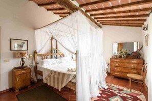 5 bedrooms, Internet, bed sheets