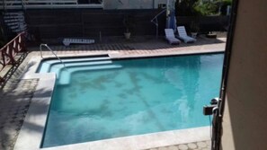 Outdoor pool - Hotel Tyche (Nieuw Nickerie)