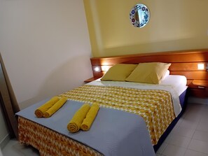 Appartement, salle de bains attenante (3403 "Pom'Kanèl") | Coffres-forts dans les chambres, rideaux occultants