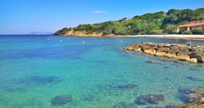 Large terrace, 50m from beach with sea view + private pool