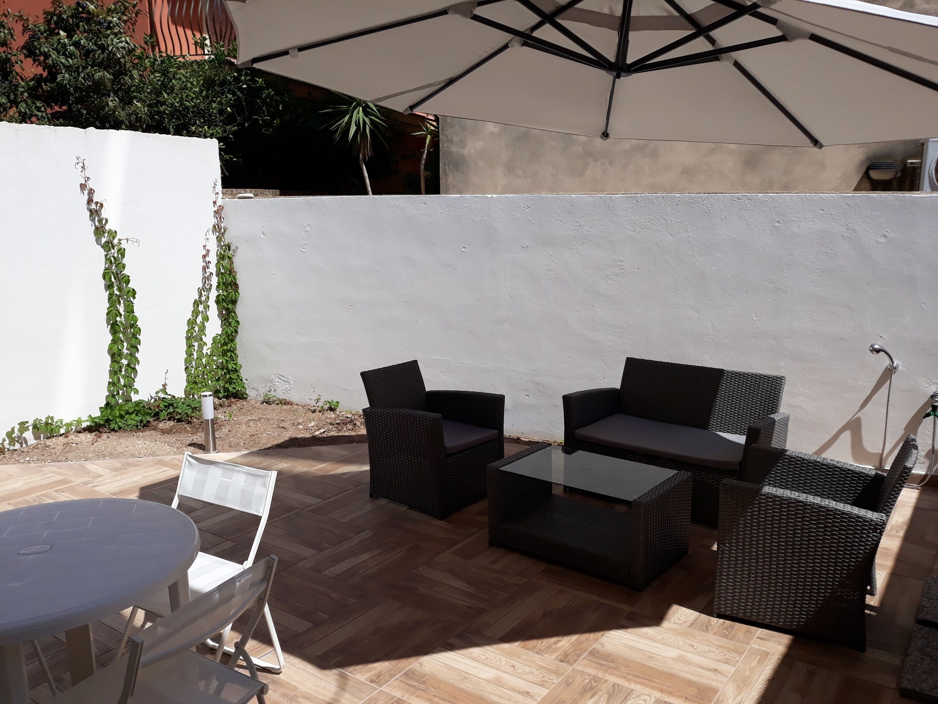 屋外ダイニングエリア