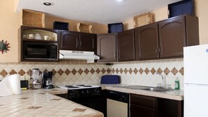 Condo, 1 phòng ngủ | Bếp riêng