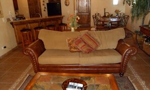 Condo, 2 Bedrooms | Living area