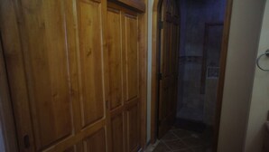Apartment, 2 Schlafzimmer | Badezimmer