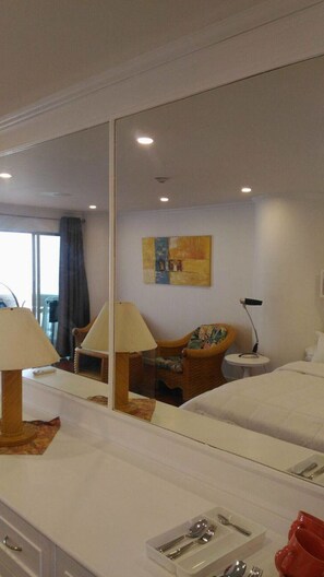 1 slaapkamer, een bureau