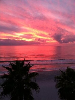 Unclassified image, 5 of 22, button