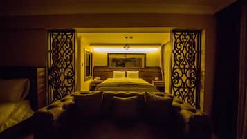Minibar, truy cập Internet không dây miễn phí, bộ trải giường