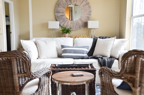 Top-Floor Coastal Condo - 2BR 2BA, Pool & Pickleball, Near Beach,Gated Community