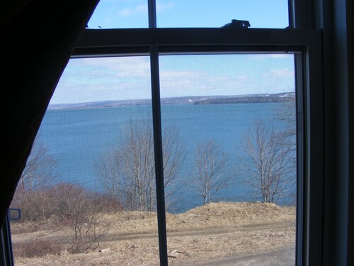 Montague room for rent on Ocean Front