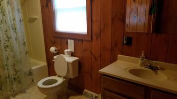 Room, Multiple Beds, Fireplace | Bathroom | Combined shower/bathtub