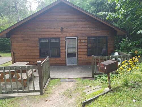 Old Stoney's Resort - Bass Cabin