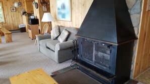 Interior detail - Timberlane Lodge - Musky Upper (Woodruff)