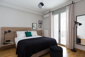 Apartamento | Escrivaninha, espaço de trabalho para notebook, cortinas blackout