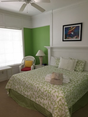 2 chambres, fer et planche à repasser, Wi-Fi, draps fournis