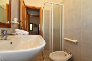 Douche, bidet