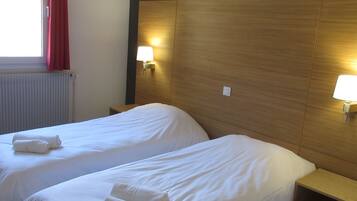 Twin Room, 2 Katil Bujang (Single) | Dihias secara berasingan, dilengkapkan perabot secara berasingan