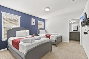 8 habitaciones, caja de seguridad en la habitación y escritorio 