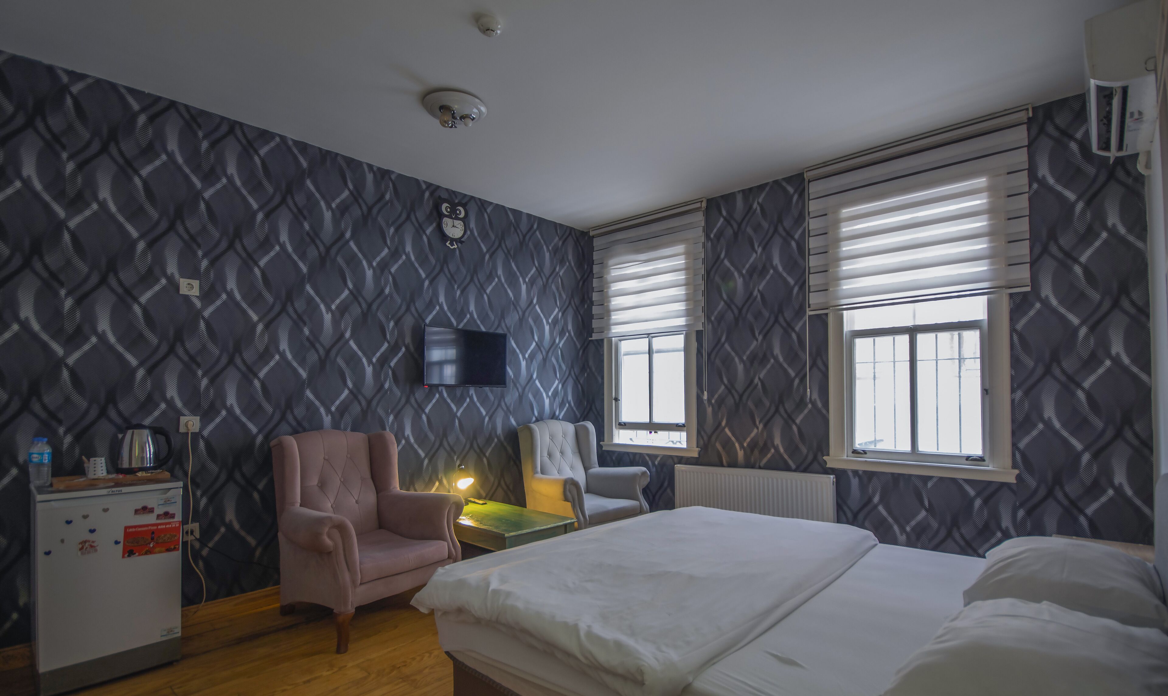 standard room | premium bedding, minibar, desk, laptop workspace