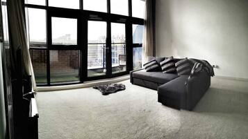 Penthouse Apartment with Harbor Views | Living area | Smart TV, Netflix