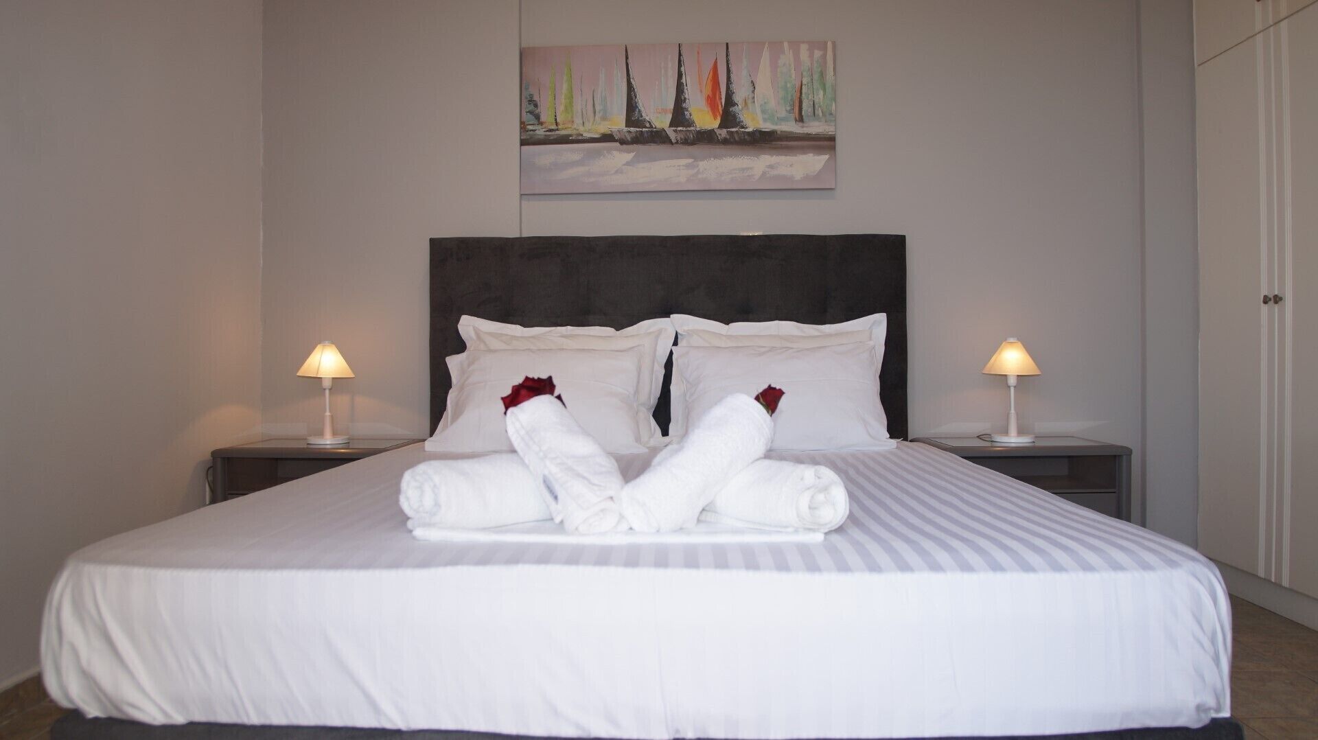 1 chambre, bureau, chambres insonorisées, fer et planche à repasser