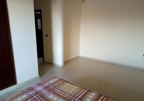 2 bedrooms, bed sheets