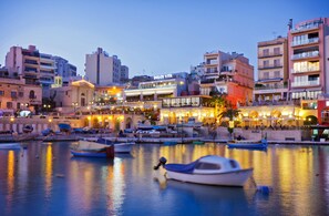 Marina - Modern 2 Bedroom Apartment in St Julians (Saint Julian's)