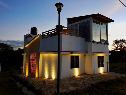 Casa con vista  a  la  Sierra  del  Tigre