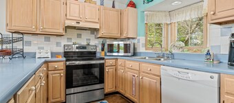 Our Beach Oasis: Pool, Dog-friendly, Close to Beach