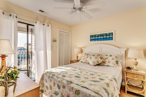 2 bedrooms, iron/ironing board, free WiFi, bed sheets - Surfside Beach 5-nt min; available 4/24-4/29; 5/16-5/23; 8/8-8/15; 8/21-8/28 (Surfside Beach)