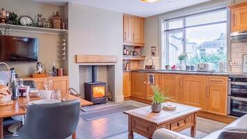 Geladeira, micro-ondas, fogão, cooktop