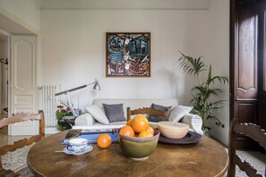 Smart TV, books