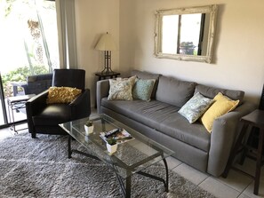 TV, stereo - Palm Desert Resort Paradise  (Palm Desert)