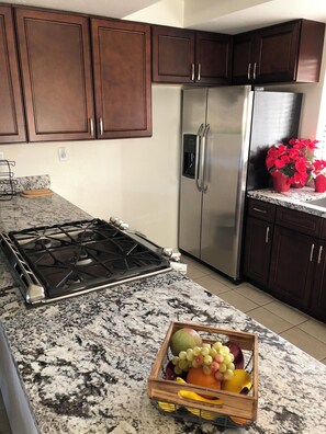 Fridge, microwave, oven, stovetop - Palm Desert Resort Paradise  (Palm Desert)