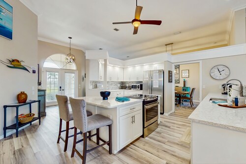 Sailboat-Access Waterfront Retreat with Sunset Pool Living