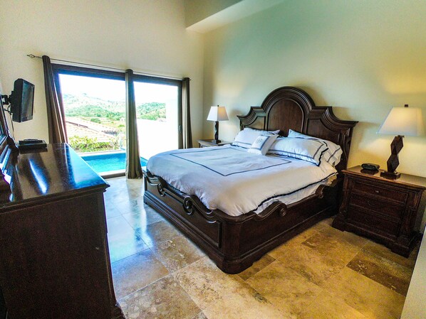 2 bedrooms, in-room safe, iron/ironing board, free WiFi