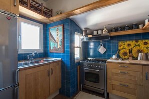 Fridge, stovetop, dishwasher, cookware/dishes/utensils - Panoramic Terrace Trastevere (Rome)