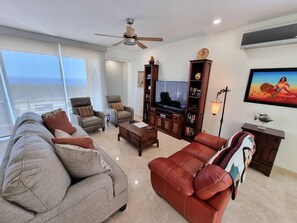 TV - Panoramic Views, Pool & Roof Terrace at La Vista (Cabo San Lucas)