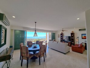 TV - Panoramic Views, Pool & Roof Terrace at La Vista (Cabo San Lucas)