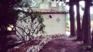 Cottage truyền thống, bếp nhỏ | Bộ đồ giường cao cấp, chăn bông, trang trí khác biệt