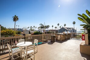Outdoor dining - Oceanview Single-Story 2 BR with Ocean View at Reasonable Price! 1,040 Sq Ft (Oceanside)