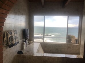 Interior - Oceanfront, Beautiful view, Romantic, Extra large, Relaxing, Near to Golfing. (Punta Bandera)