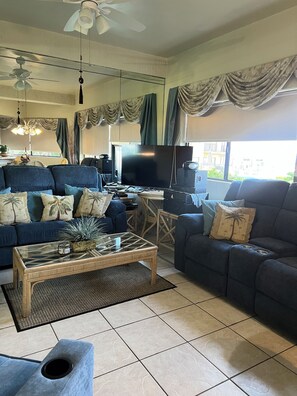 Smart TV, DVD player, stereo