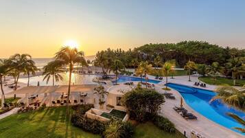 Infinity-Pool