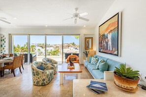 Smart TV, fireplace, books - Pedregal Villa with Private Pool and Views (Cabo San Lucas)