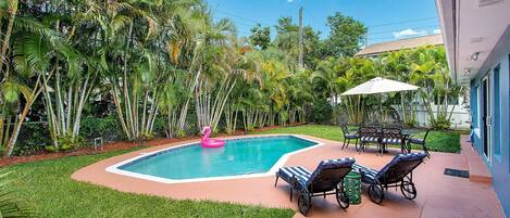 Outdoor pool, a heated pool